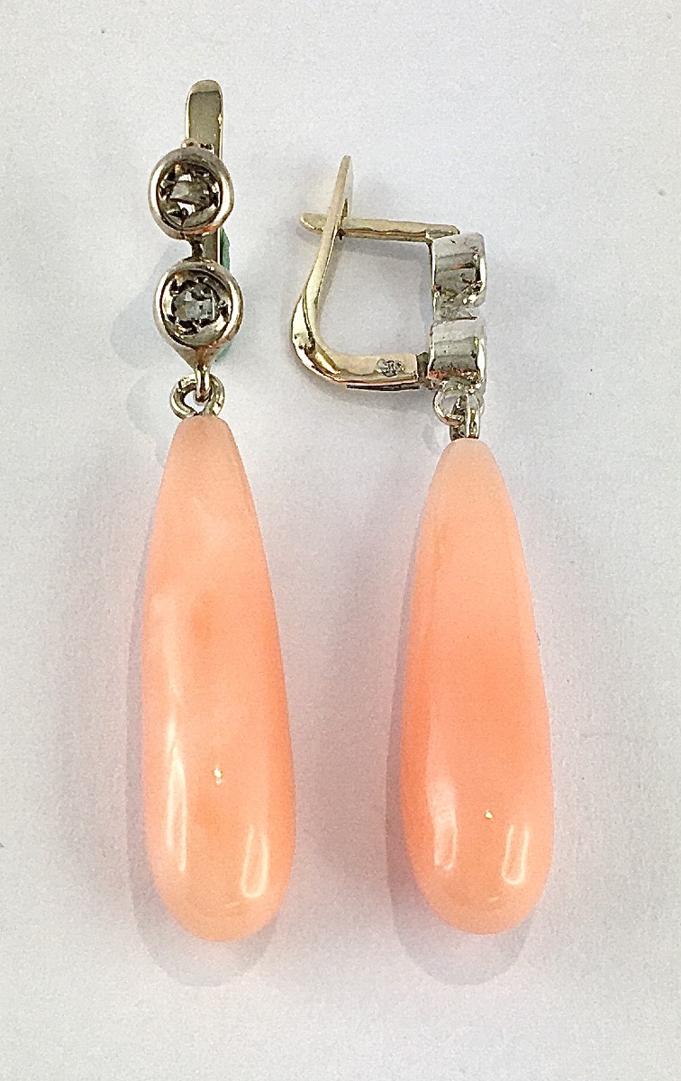 Boucles d’Oreilles Pendants Gouttes de Corail Peau d’Ange et Diamants sur Argent et Or Blanc