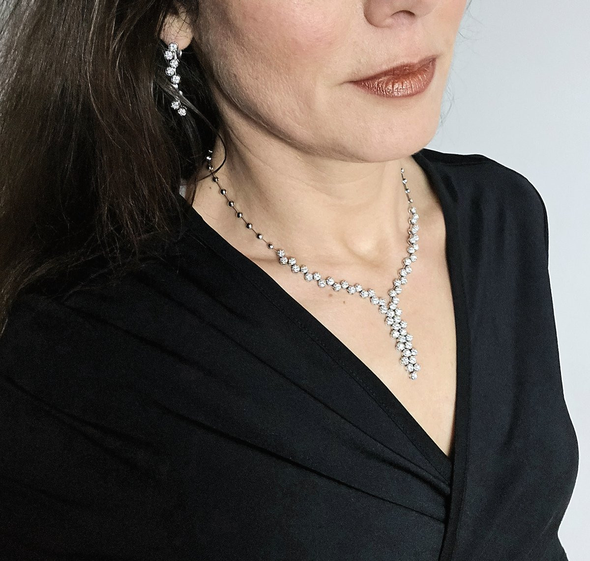 Collier Cravate Pavages Dômes de Diamants sur Or Blanc-photo-8