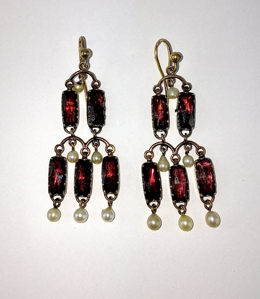 Boucles d’Oreilles Chandeliers Esprit Girandoles Grenats et Perles Fines sur Or Jaune -photo-2