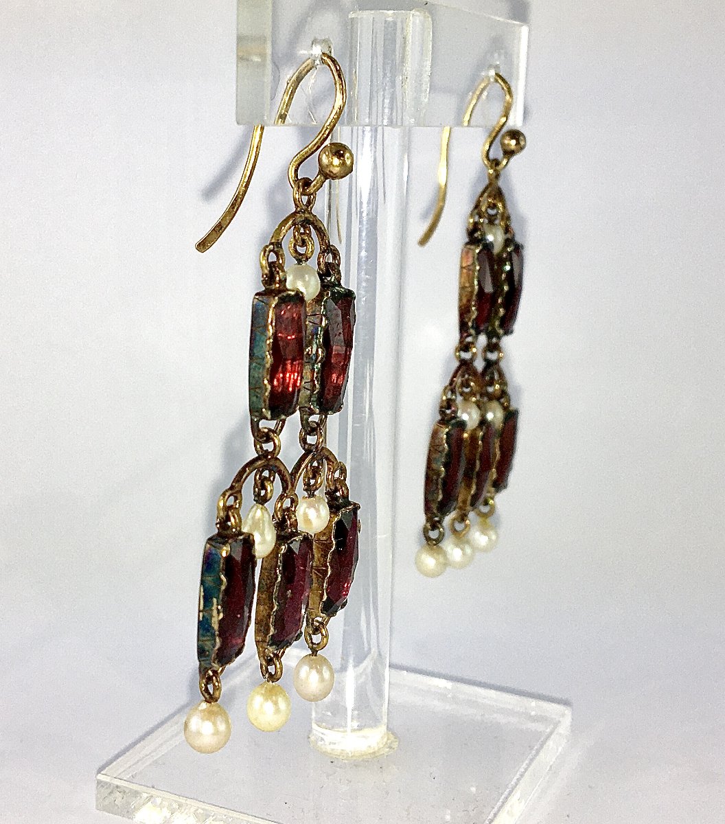 Boucles d’Oreilles Chandeliers Esprit Girandoles Grenats et Perles Fines sur Or Jaune -photo-3