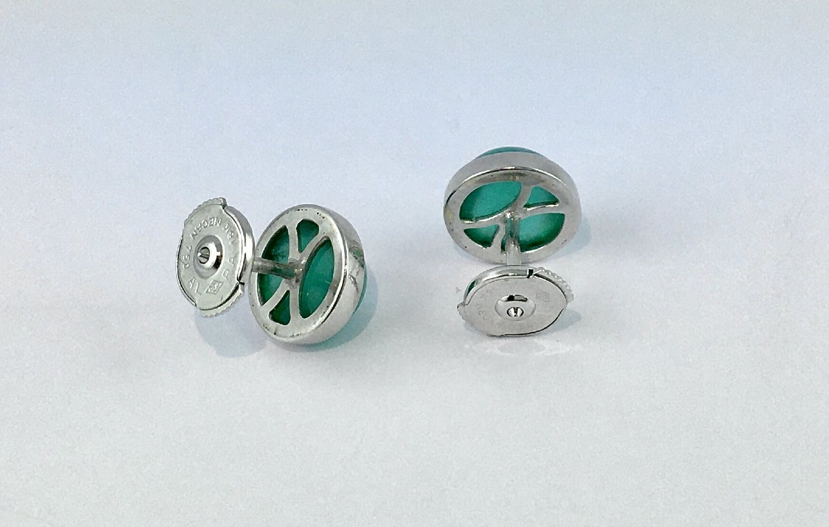 Flea Earrings / Emerald Cabochon Round Studs Set On White Gold-photo-4