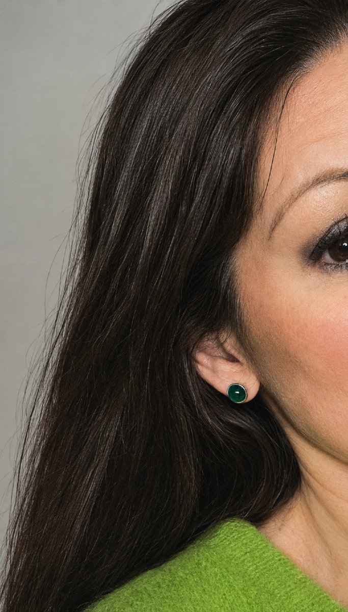 Flea Earrings / Emerald Cabochon Round Studs Set On White Gold-photo-6