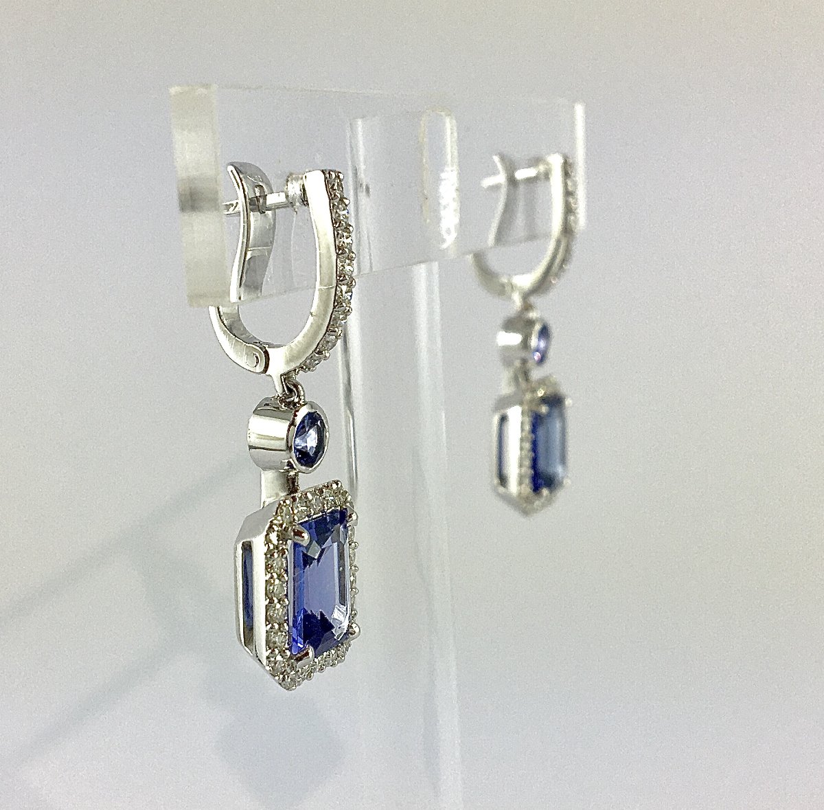 Emerald-cut Tanzanites And Diamonds On White Gold Earrings-photo-3
