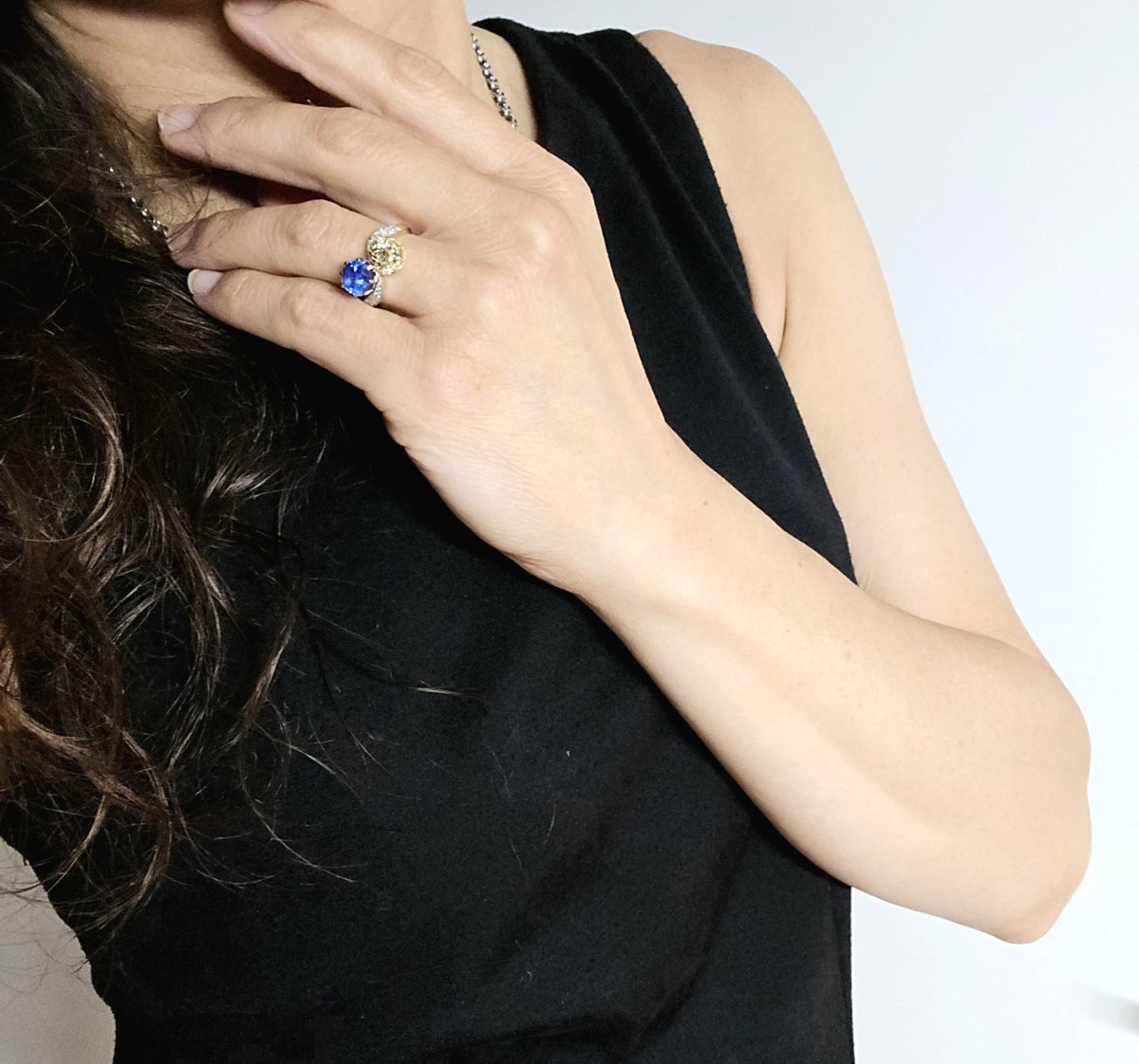 Toi Et Moi Ring Antique Cut Sapphire And Diamond On Yellow And White Golds-photo-7