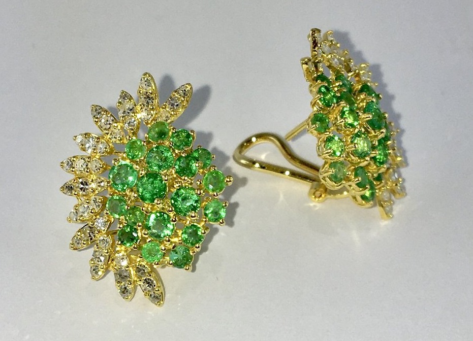 Fan Or Soleil Earrings, Emeralds And Diamonds On Yellow Gold