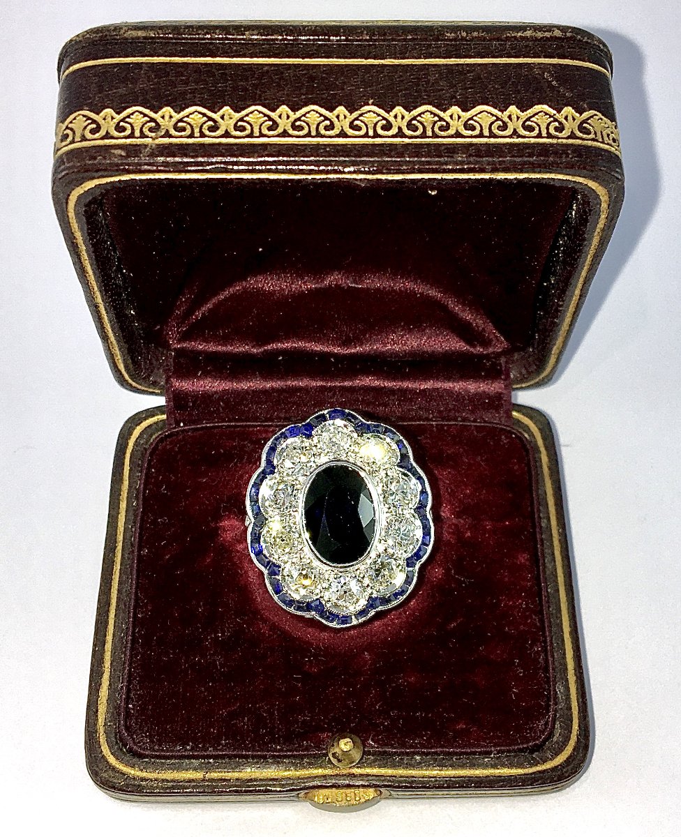 Art Deco-style Marguerite Ring, Sapphire, Old-cut Diamonds, And Calibrated Sapphires / White Gold