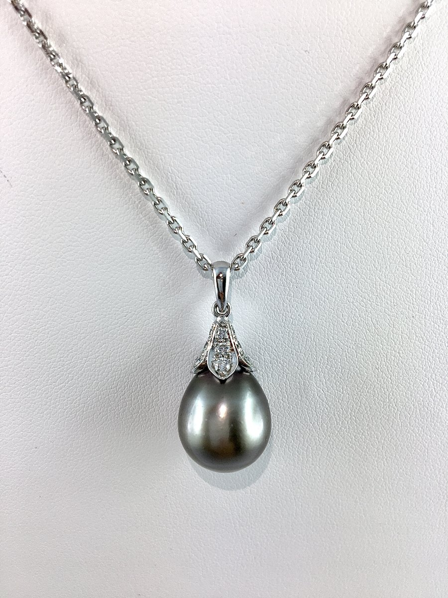 Pear-shaped Tahitian Cultured Pearl Pendant With Diamonds On White Gold -photo-1