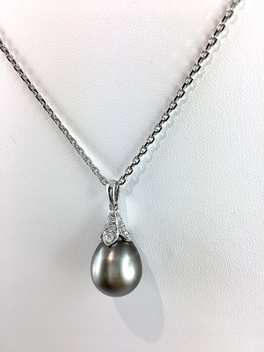 Pear-shaped Tahitian Cultured Pearl Pendant With Diamonds On White Gold -photo-2