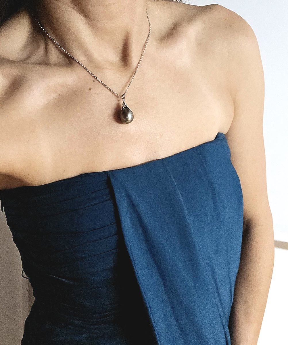 Pear-shaped Tahitian Cultured Pearl Pendant With Diamonds On White Gold -photo-8