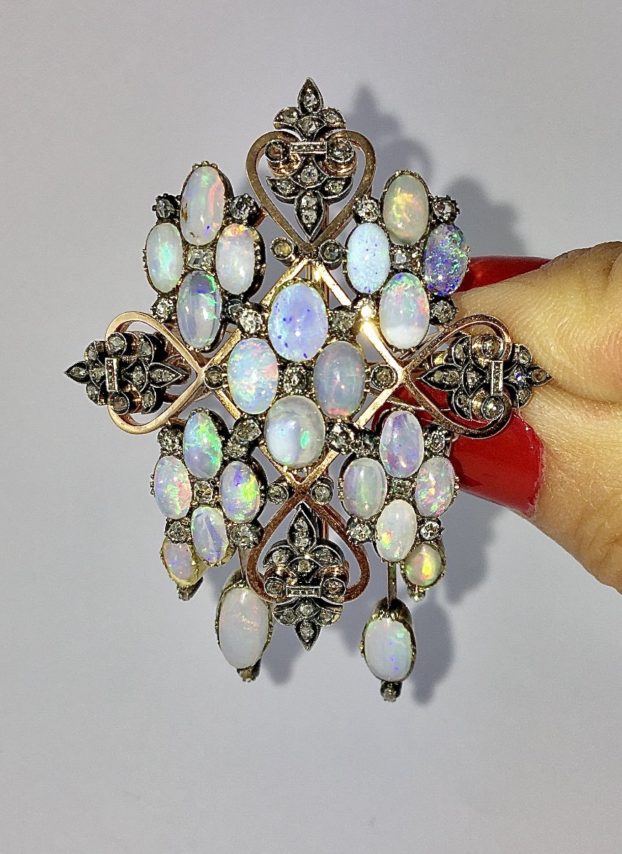 Broche Napoléon III à Pampilles de Type Chandelier en Opales et Diamants sur Or Rose et Argent