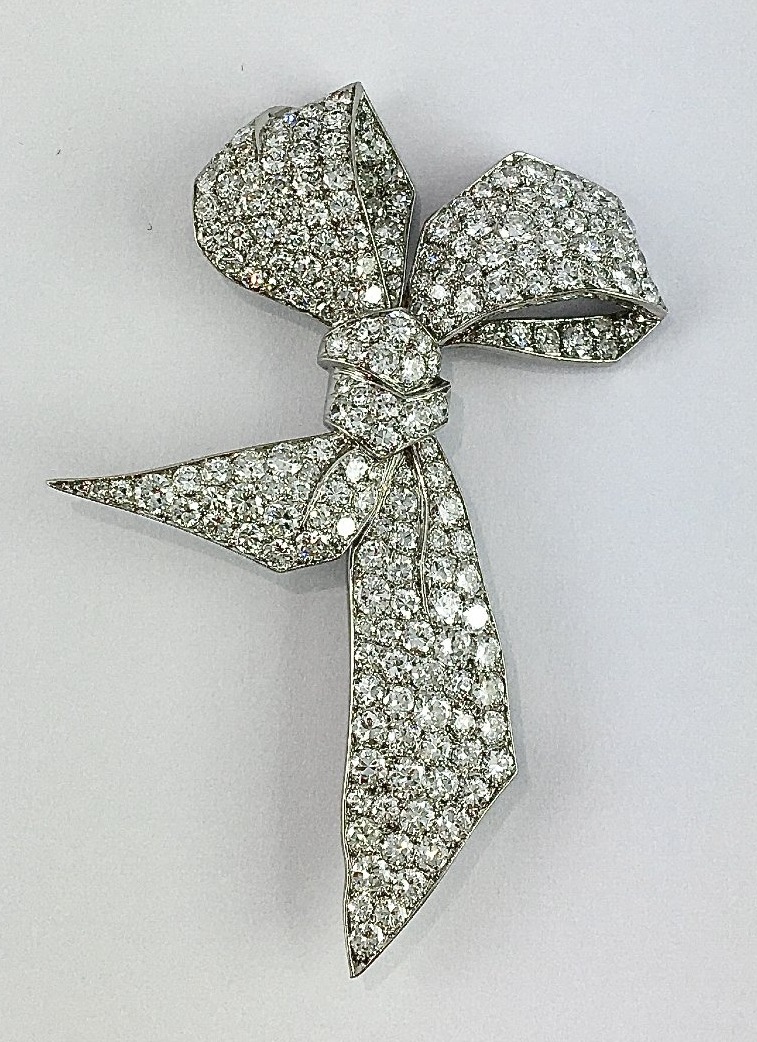 Broche Nœud Art Déco en Diamants sur Platine