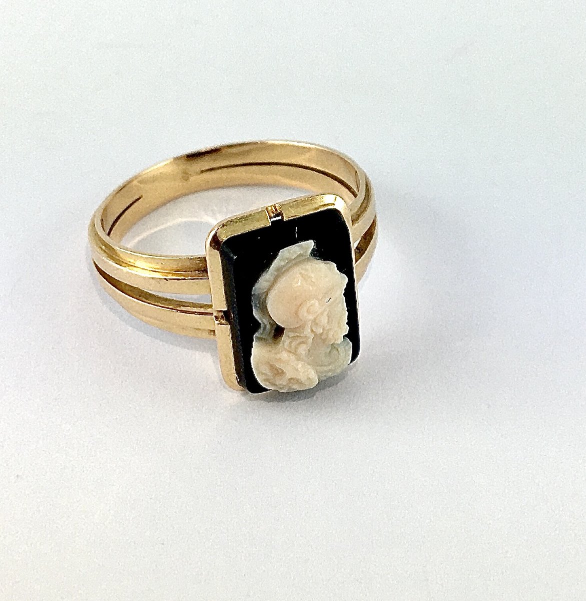 Napoleon III-era Agate And Onyx Cameo Ring In Rose Gold-photo-3