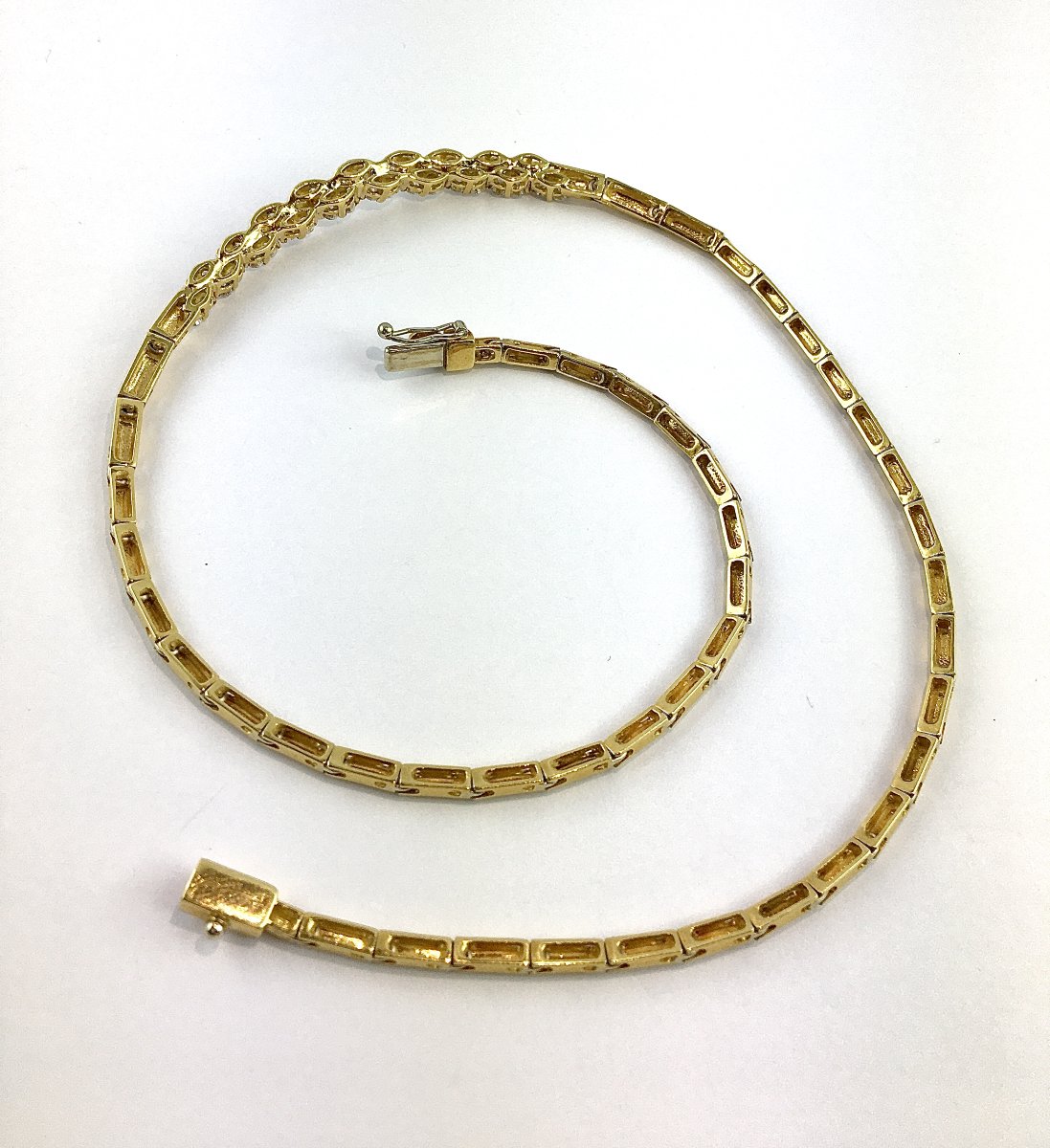 Contemporary Semi-rigid Necklace, Diamonds On Yellow Gold-photo-7