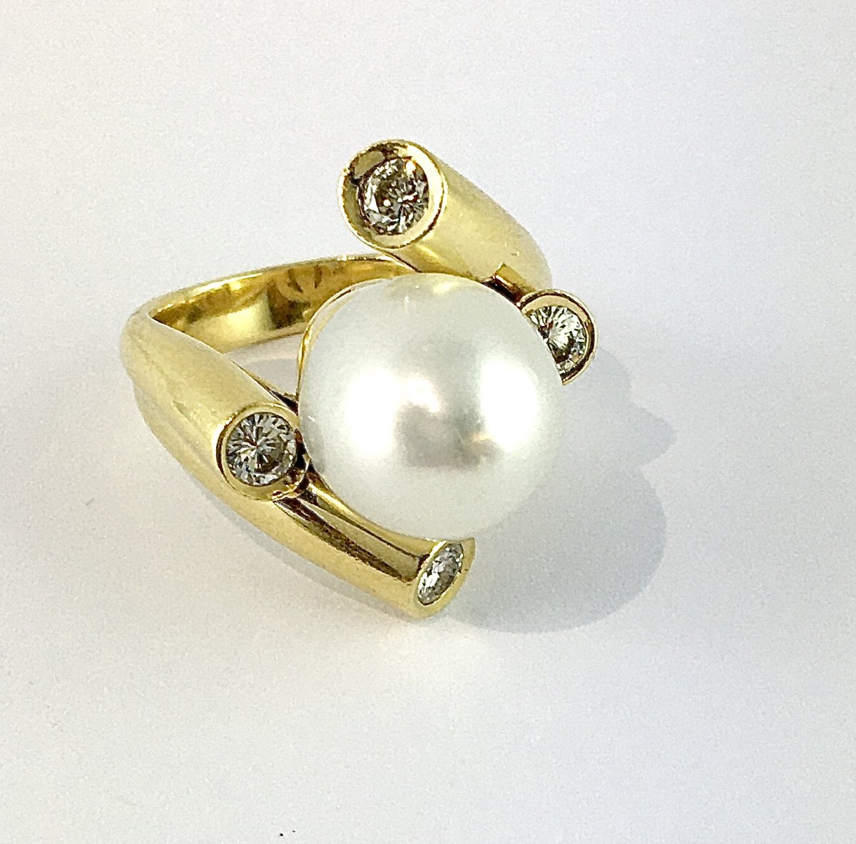 Bague Perle Blanche Des Mers Du Sud Et Diamants Sur Or Jaune-photo-1