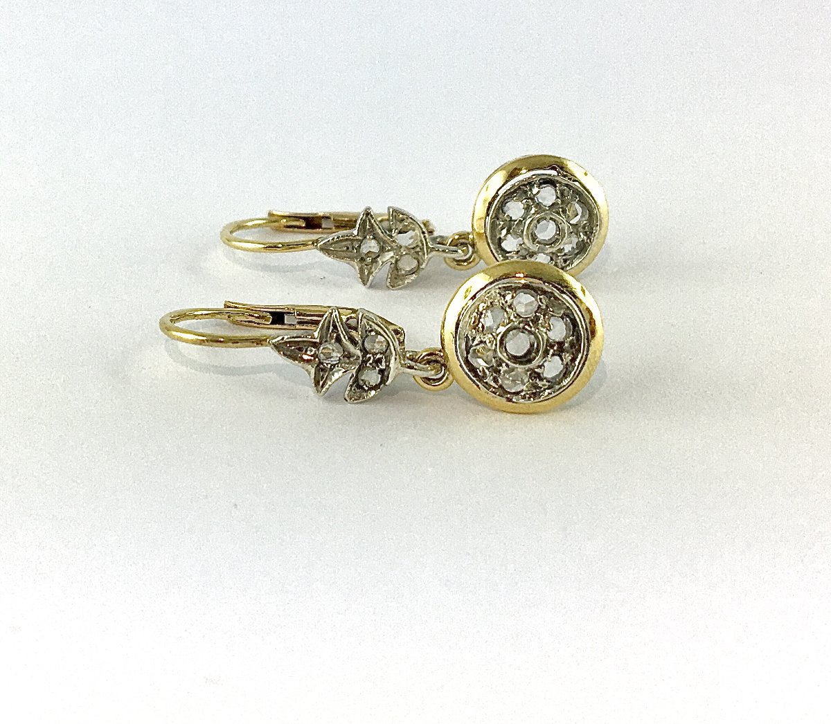 Boucles d’Oreilles Dormeuses Belle Époque Diamants Taille Rose sur Or Jaune et Argent -photo-5