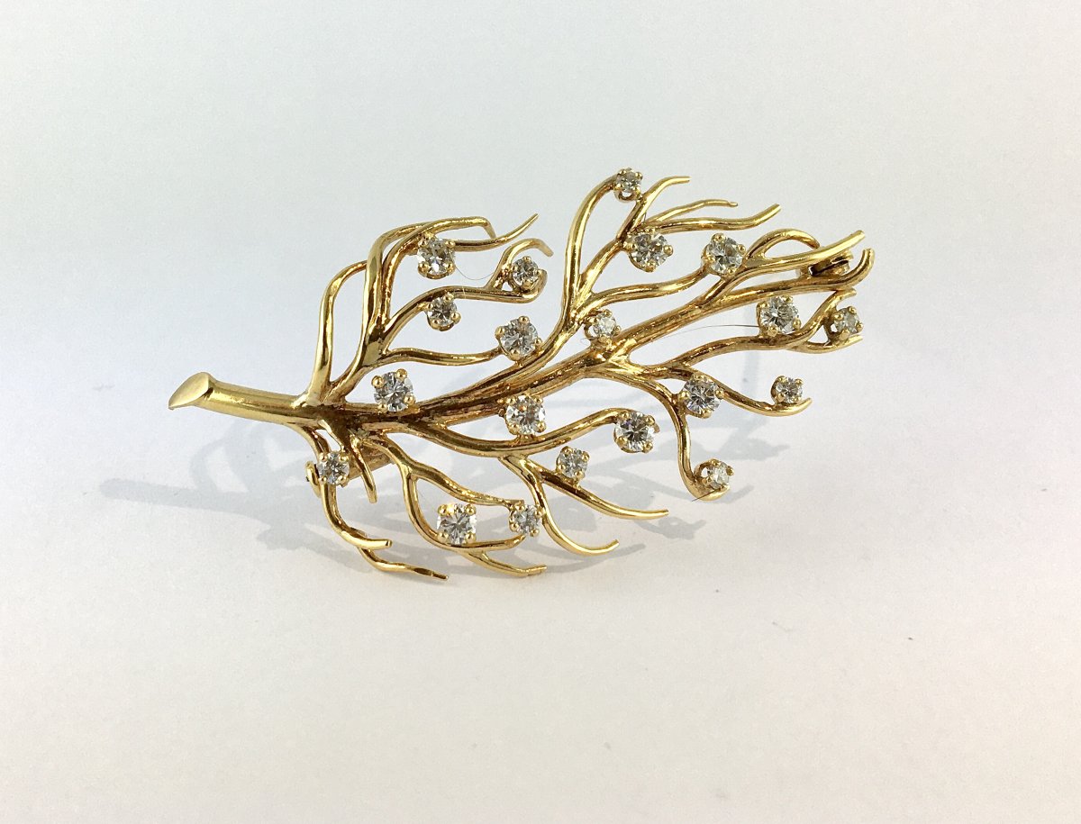 Pair Of Vintage Organic Yellow Gold And Diamond Brooches – Circa 1970-photo-1