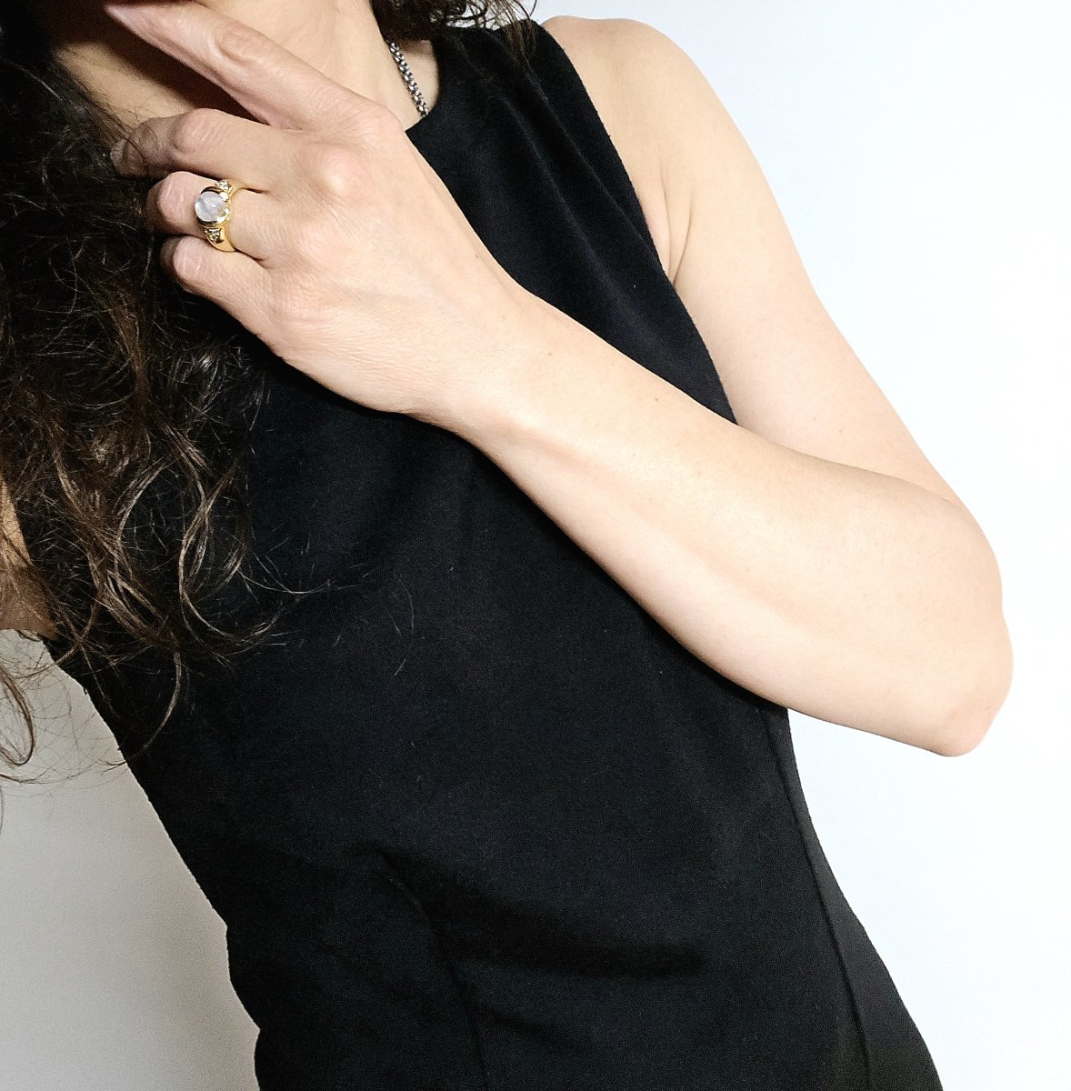 White Star Sapphire And Diamond Bangle Ring In Yellow Gold-photo-8