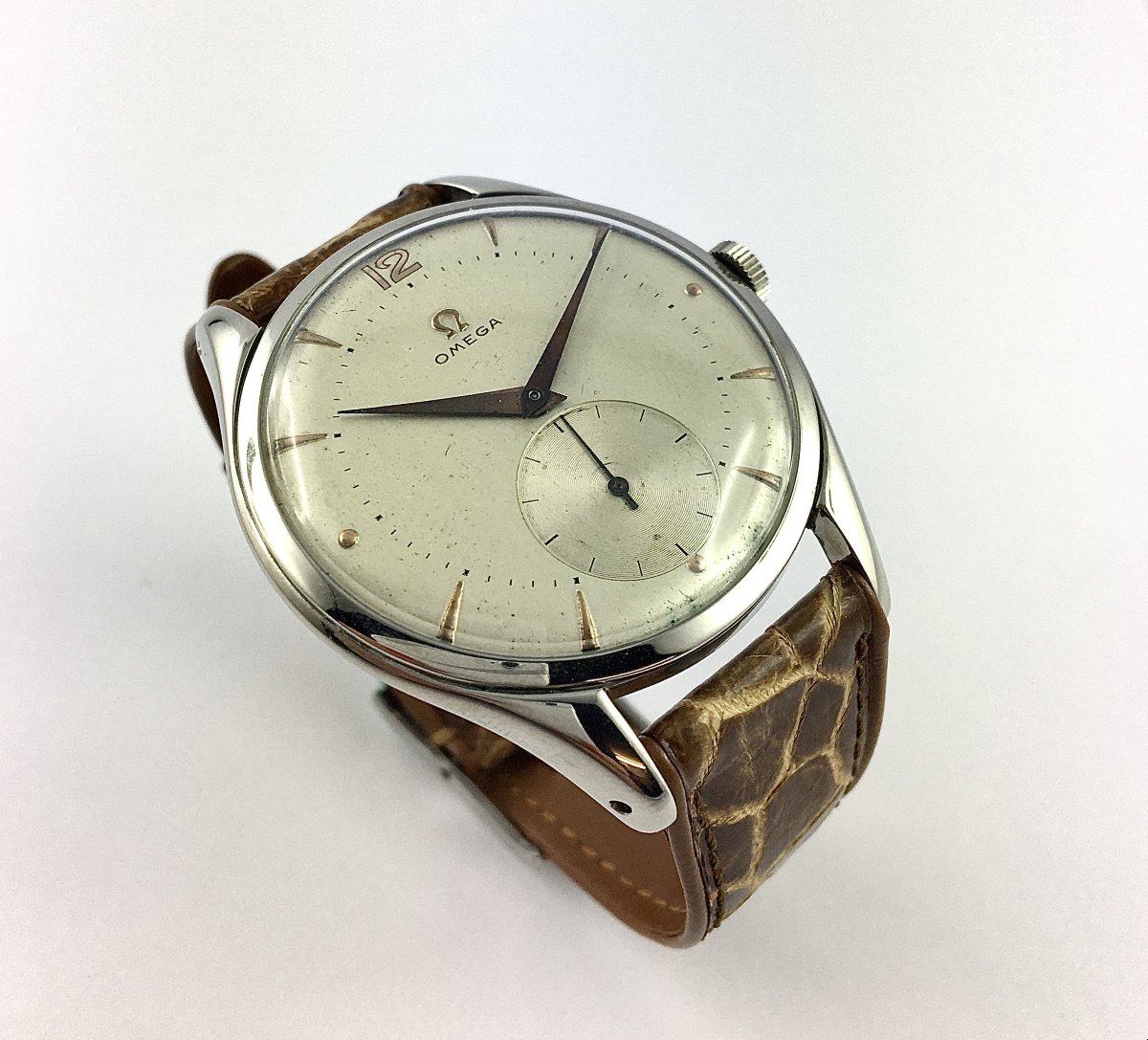 Large Omega From The 1950s – Stainless Steel – Mechanical Caliber 266 -photo-2