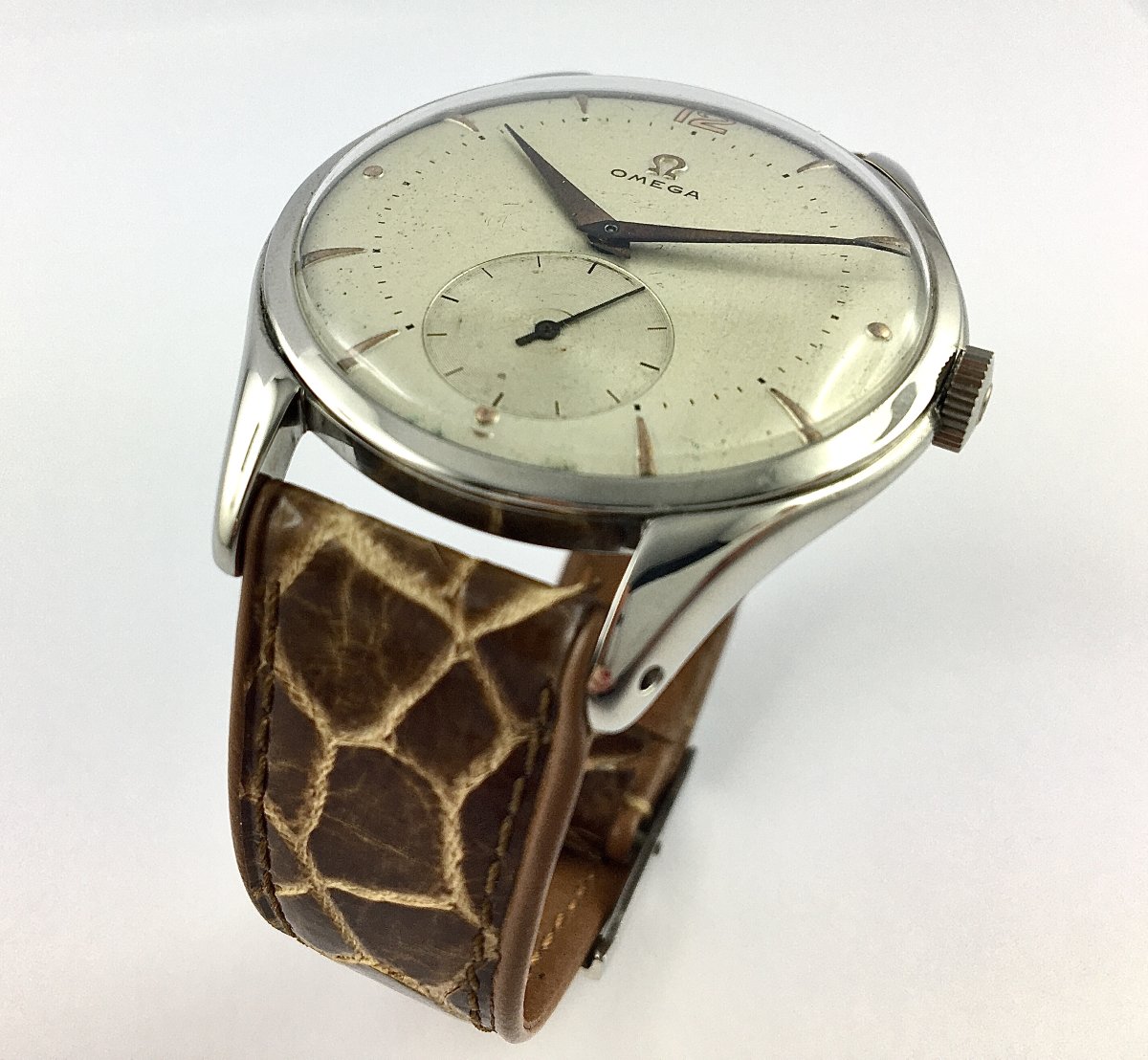 Large Omega From The 1950s – Stainless Steel – Mechanical Caliber 266 -photo-3