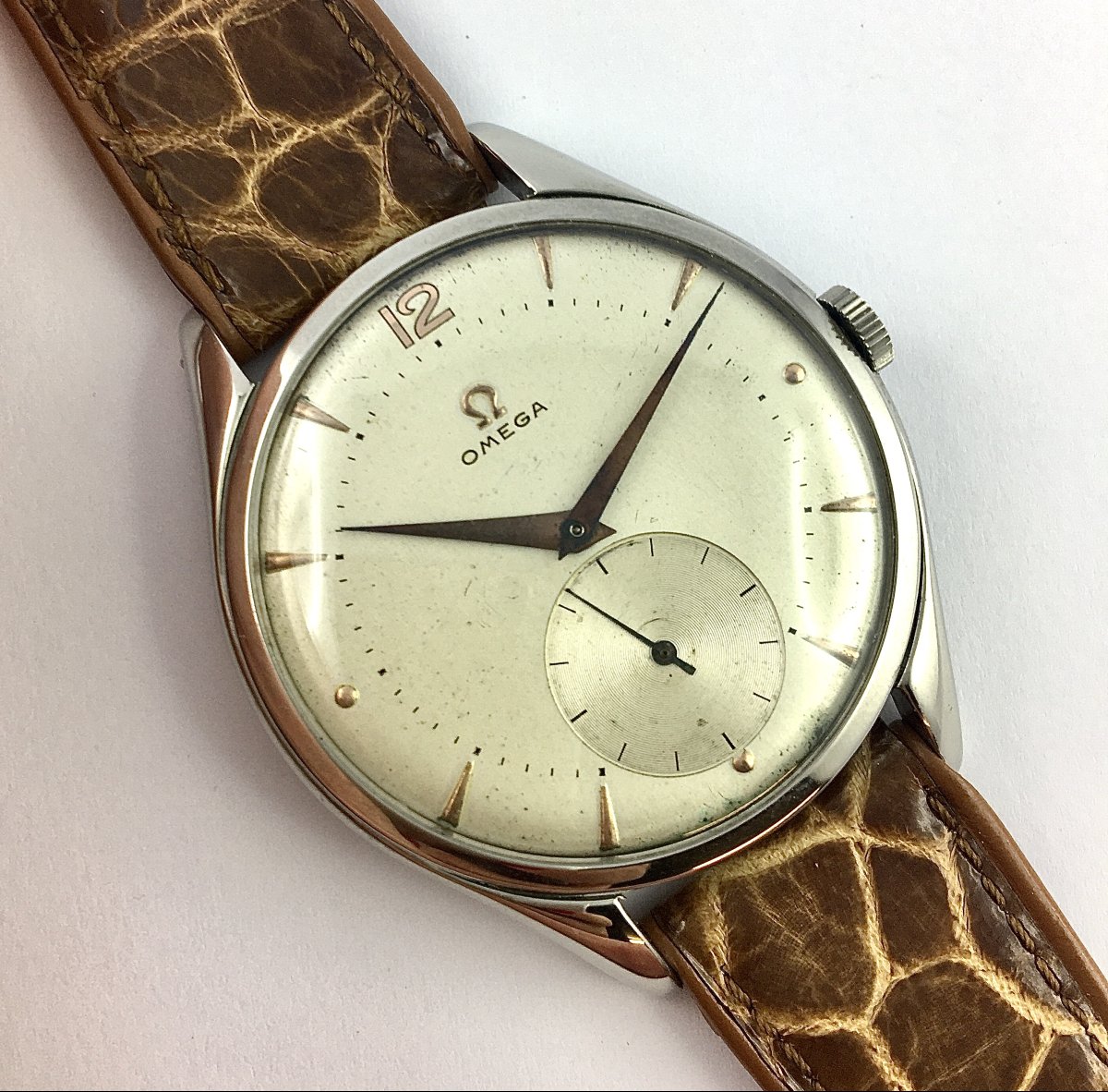 Large Omega From The 1950s – Stainless Steel – Mechanical Caliber 266 -photo-2