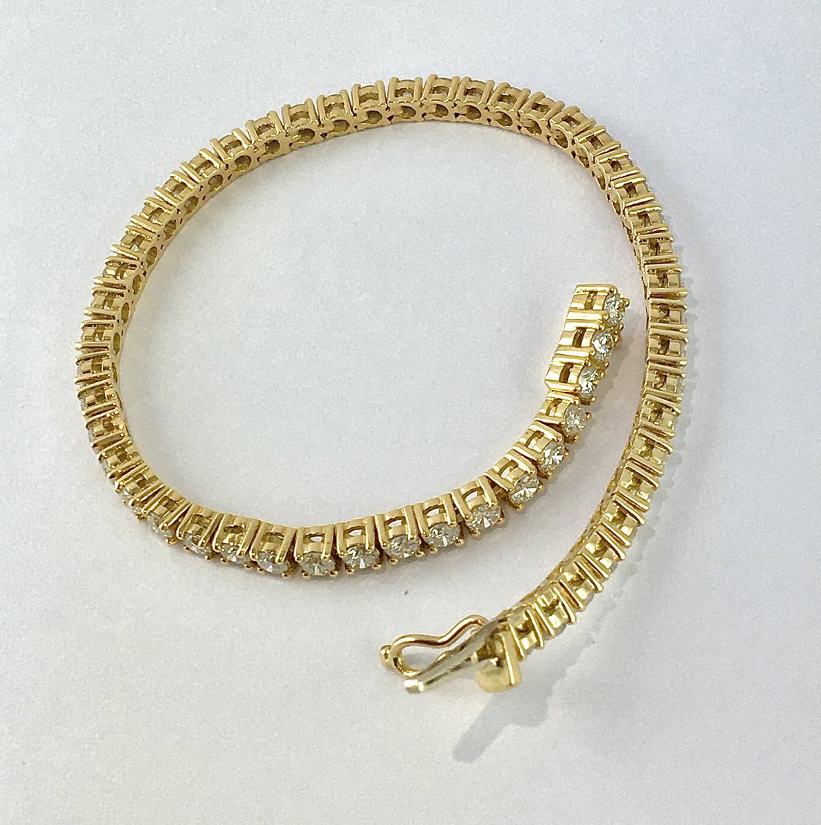 Brilliant-cut Diamond Line Bracelet In Yellow Gold – Contemporary Rivière Bracelet-photo-7
