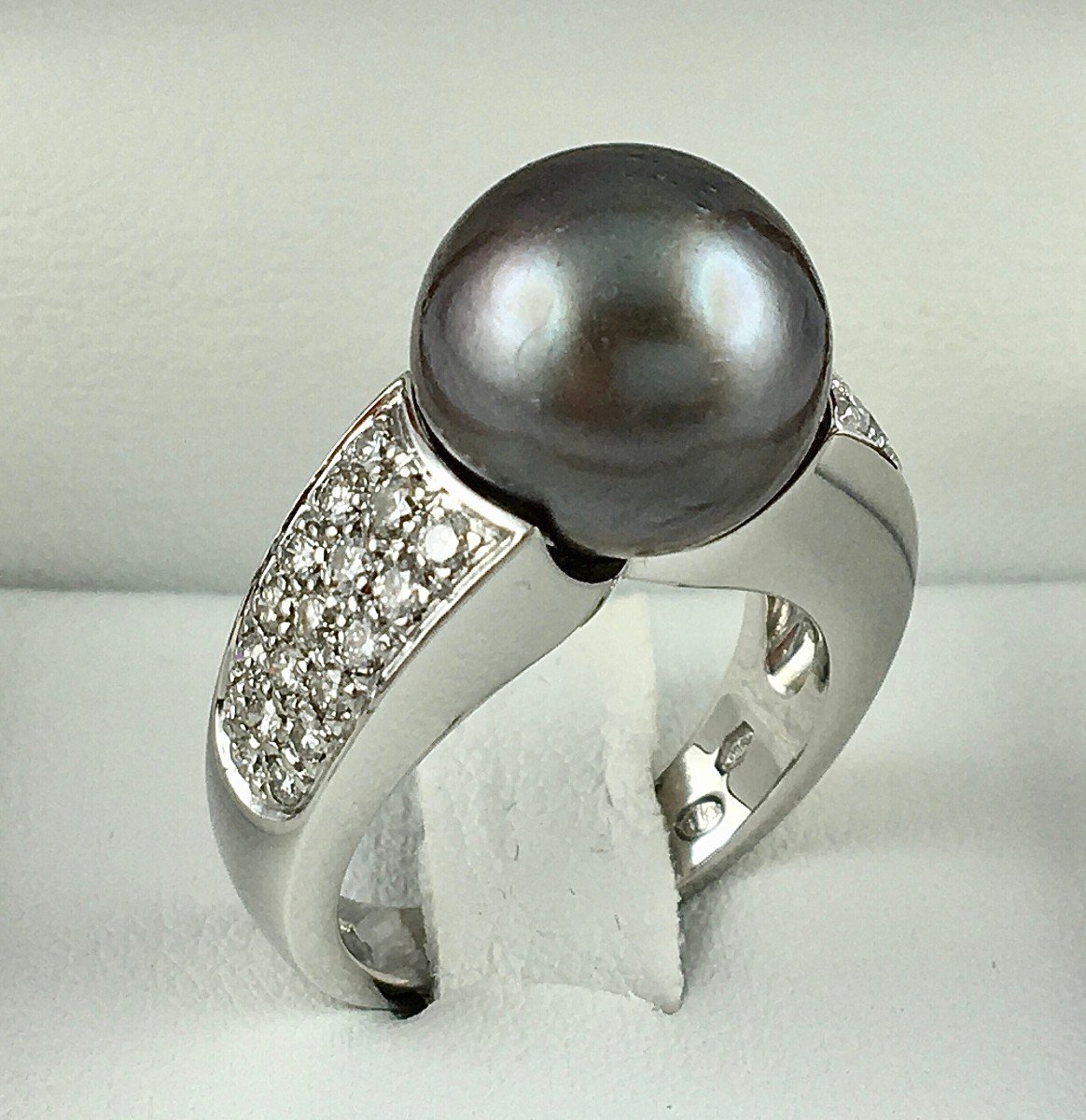 Boucheron Ring White Gold, Cultured Tahitian Pearl And Diamond Paving