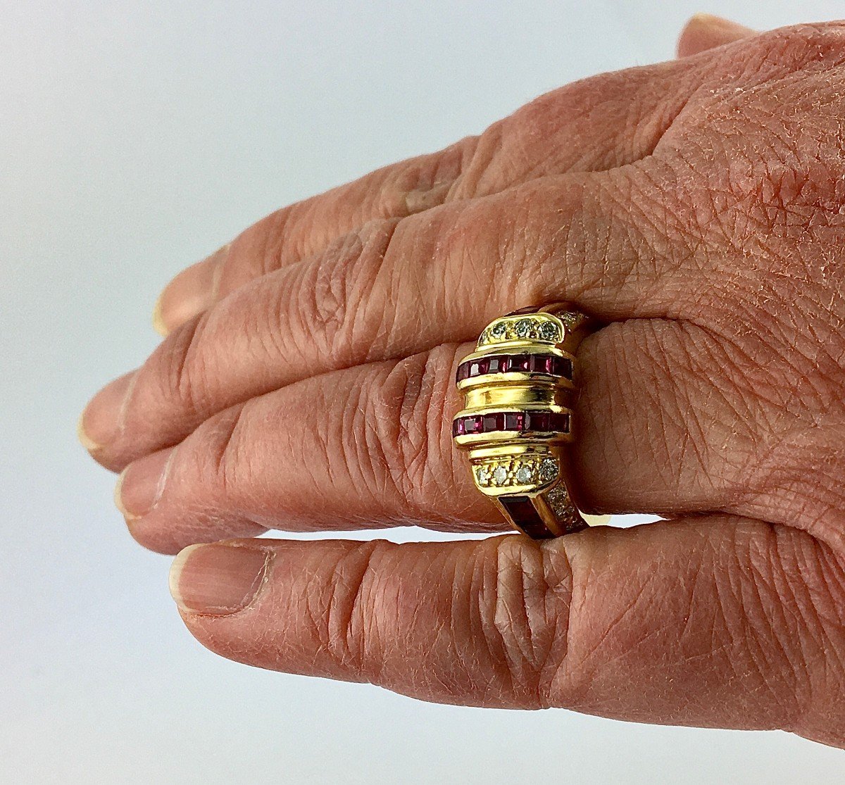 Yellow Gold Ruby Calibrated Diamond Ring-photo-7