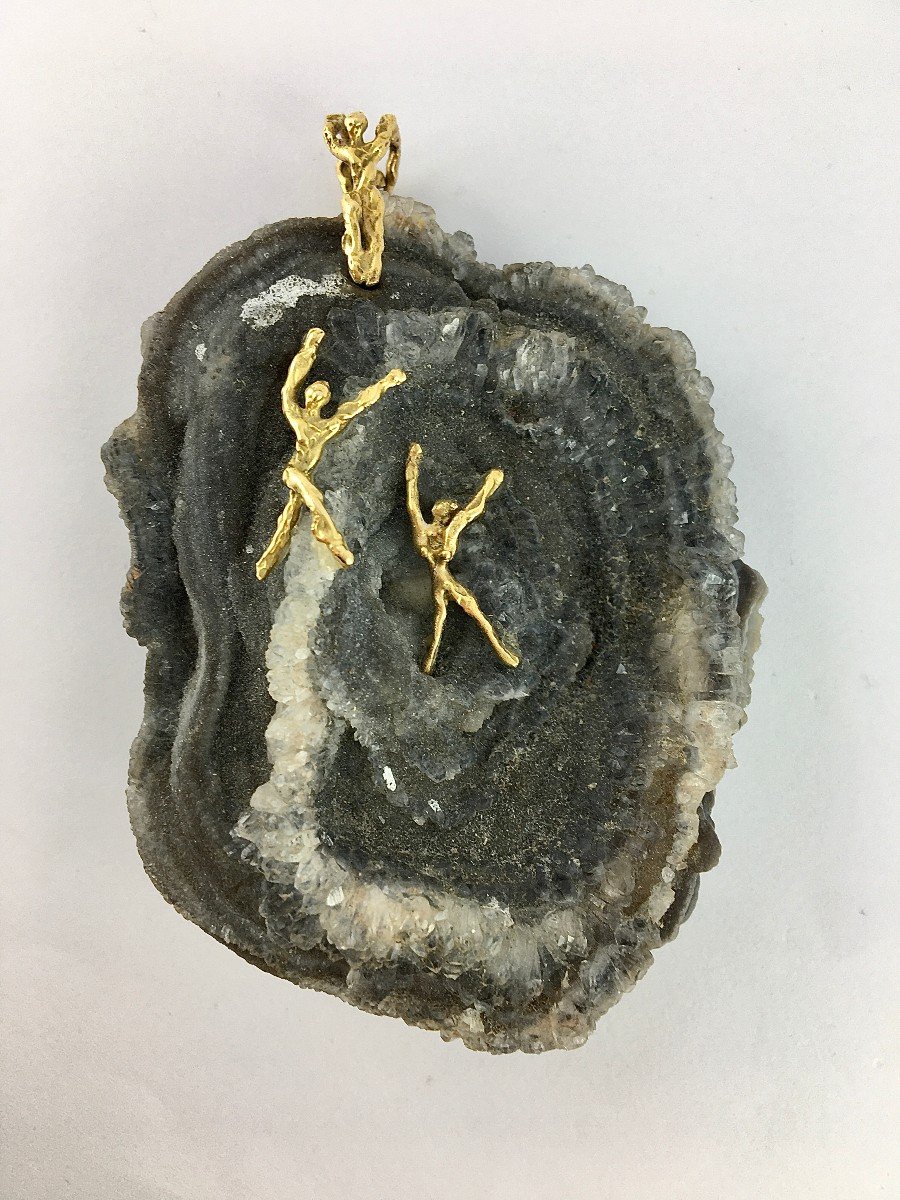 Chalcedony Gangue Microcrystals Pendant Characters Yellow Gold Attributed To Arlette Mouchet-photo-2