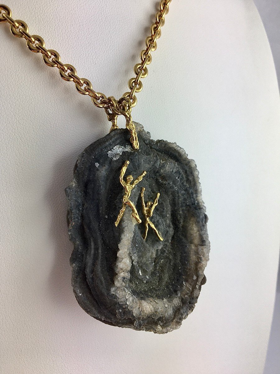 Chalcedony Gangue Microcrystals Pendant Characters Yellow Gold Attributed To Arlette Mouchet-photo-2