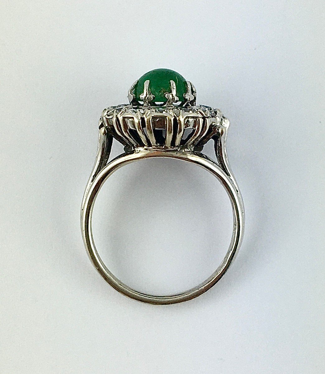 Emerald Cabochon Daisy Ring Surrounded By Brilliant Cut Diamonds On White Gold-photo-2