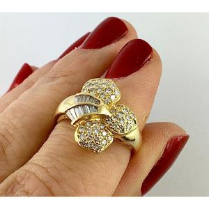 Bague Motif Végétal Diamants Taille Brillant Et Baguettes Sur Or Jaune 