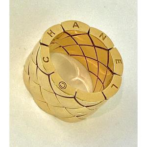 Chanel Matelassé Vintage Yellow Gold Ring With Matelassé Pattern