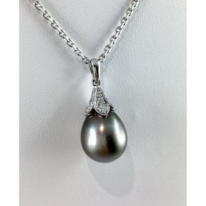 Pear-shaped Tahitian Cultured Pearl Pendant With Diamonds On White Gold 