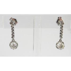 Boucles d'Oreilles Pendants Art Déco, Diamants Demi-Taille sur Platine et Or Blanc