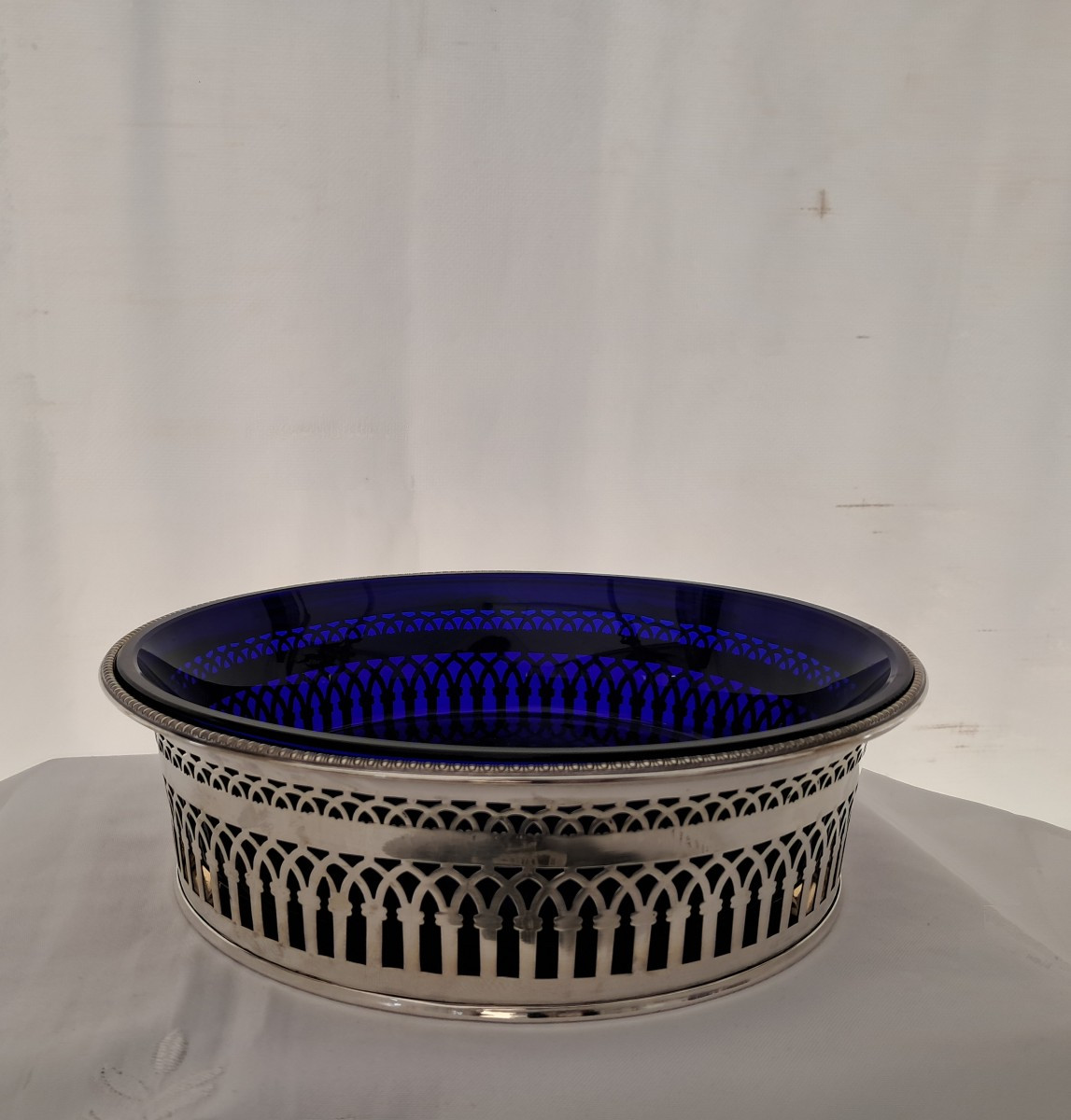 Round Planter With Solid Silver And Blue Crystal-photo-2