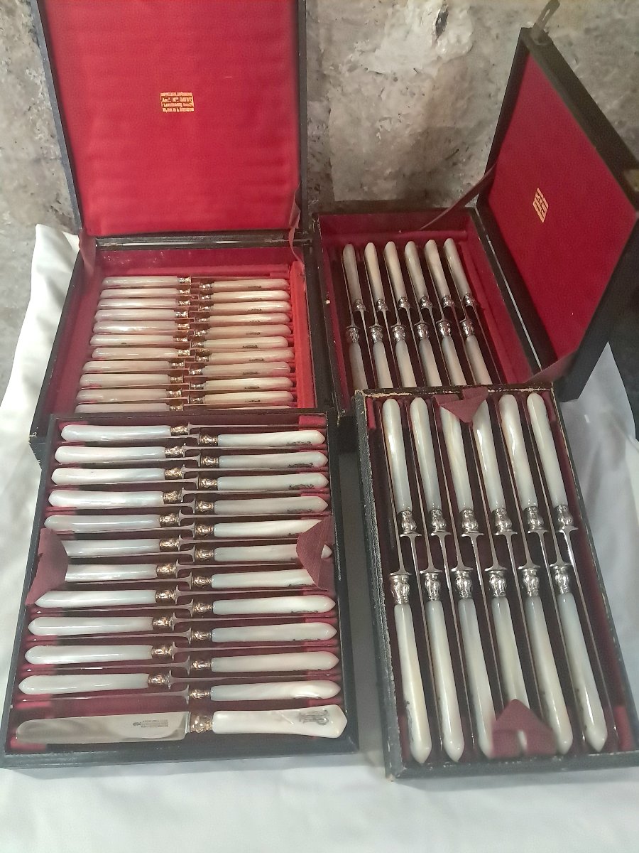 série de 71 couteaux nacre XIXEME 