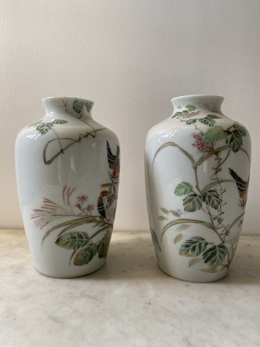 Pair Of Enameled Porcelain Vases From Japan-photo-3