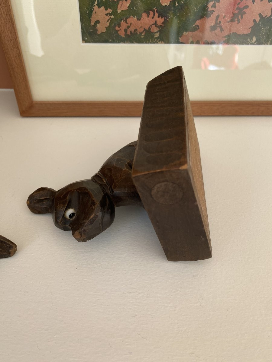 Serre-livres en bois sculpté en forme de chiens.-photo-6