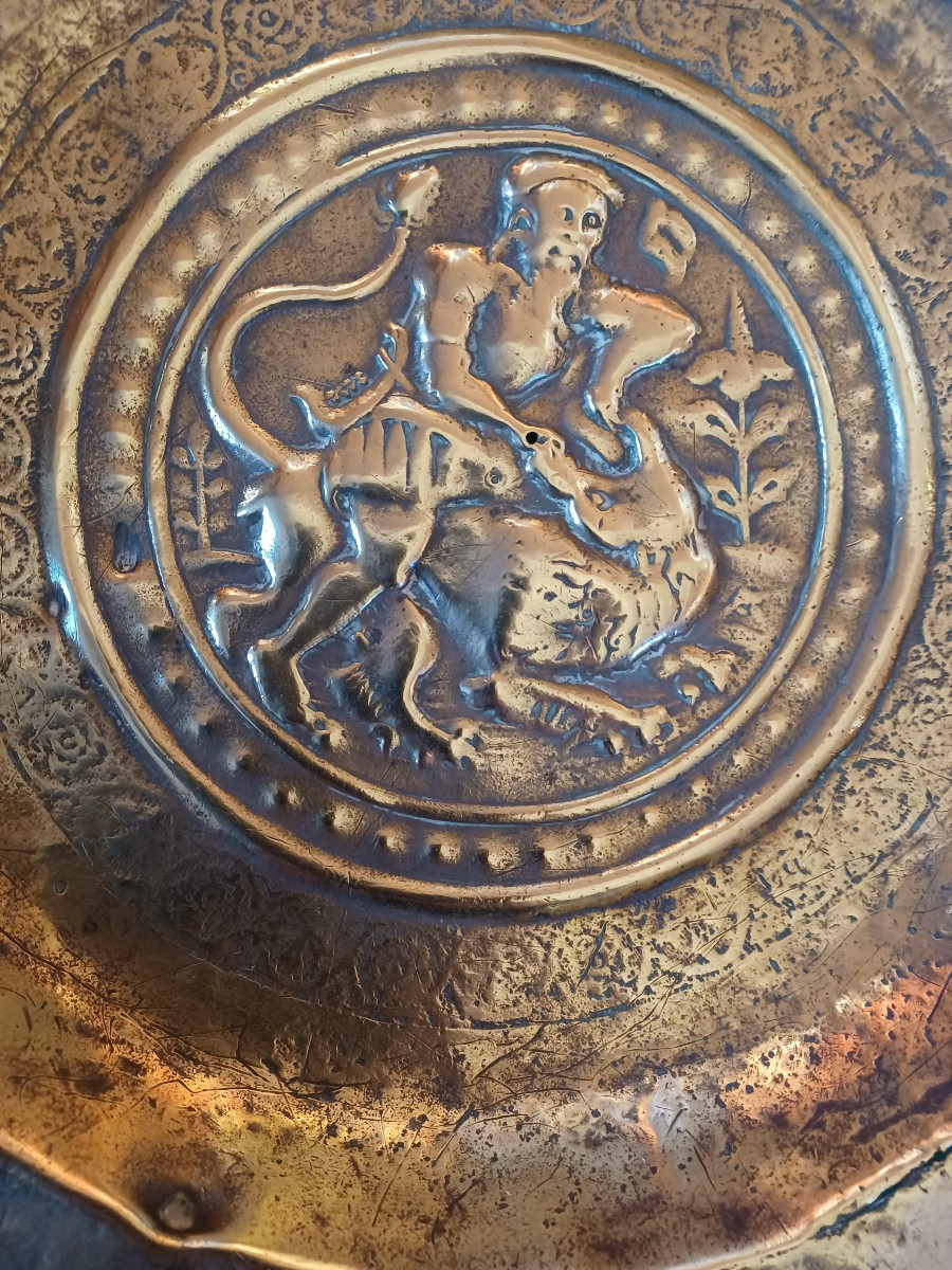 Offering Dish In Repoussé Brass-photo-2