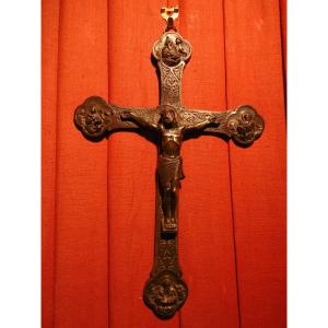 Crucifix En Bronze Signé Alcan R