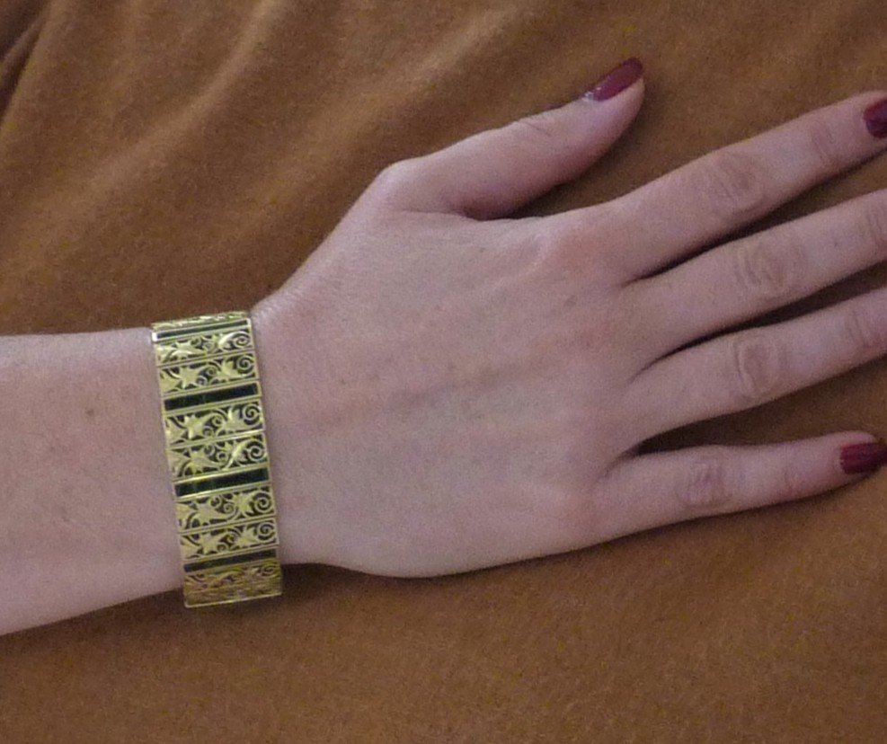 Bracelet From The 1900s. 18k Yellow Gold And Bottle Green Shaved Velvet.-photo-2