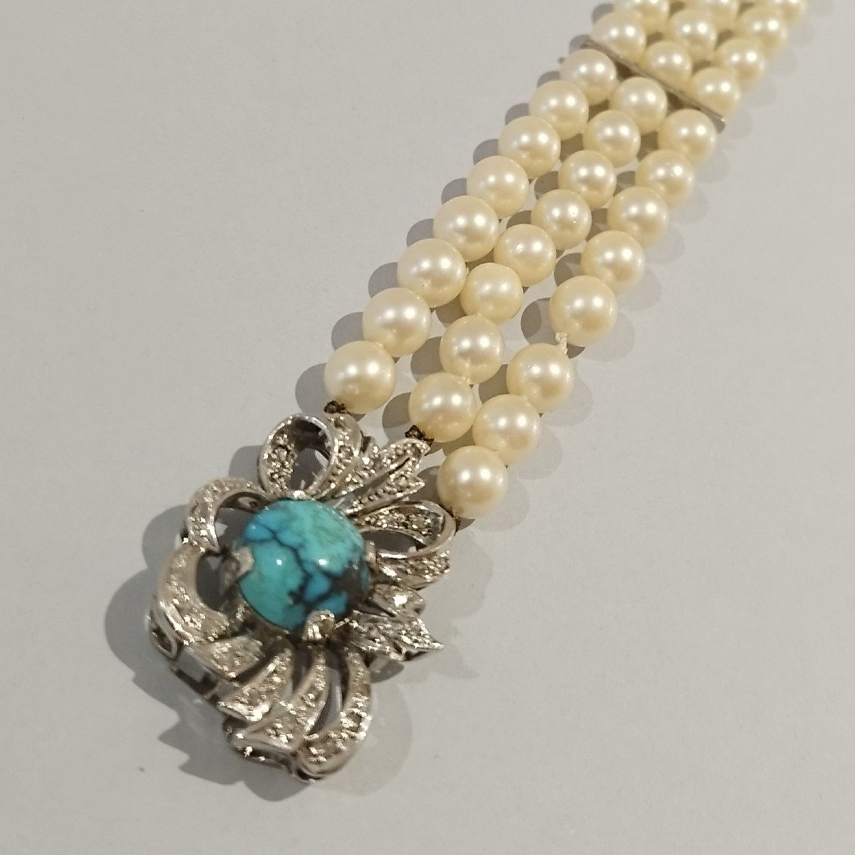 Bracelet En Perles De Cultues, Fermoir En Or Blanc 18 Carats, Diamants Et Turquoise.-photo-2