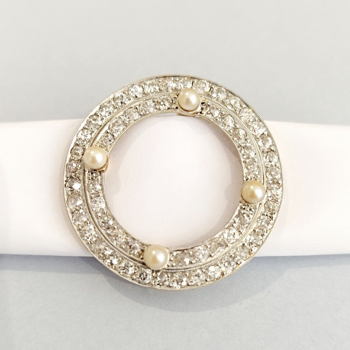 Brooch Diamonds, Pearls, 18 K Gold And Platinum. Around 1900.-photo-3