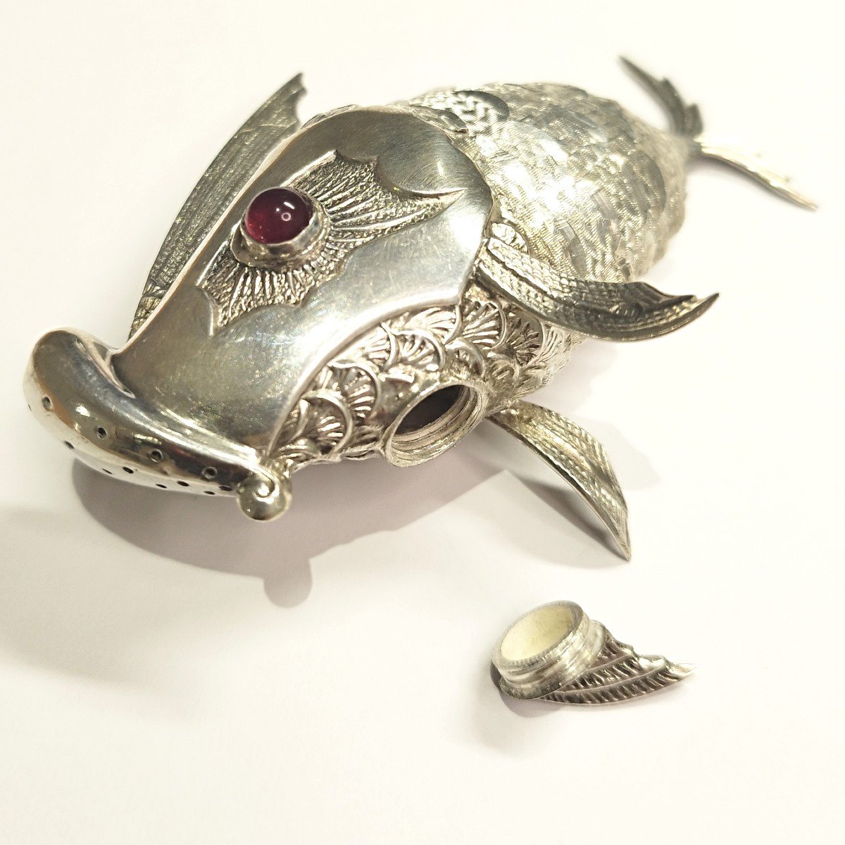 Poisson Articulé En Argent. Salière. Espagne, 1900.-photo-1