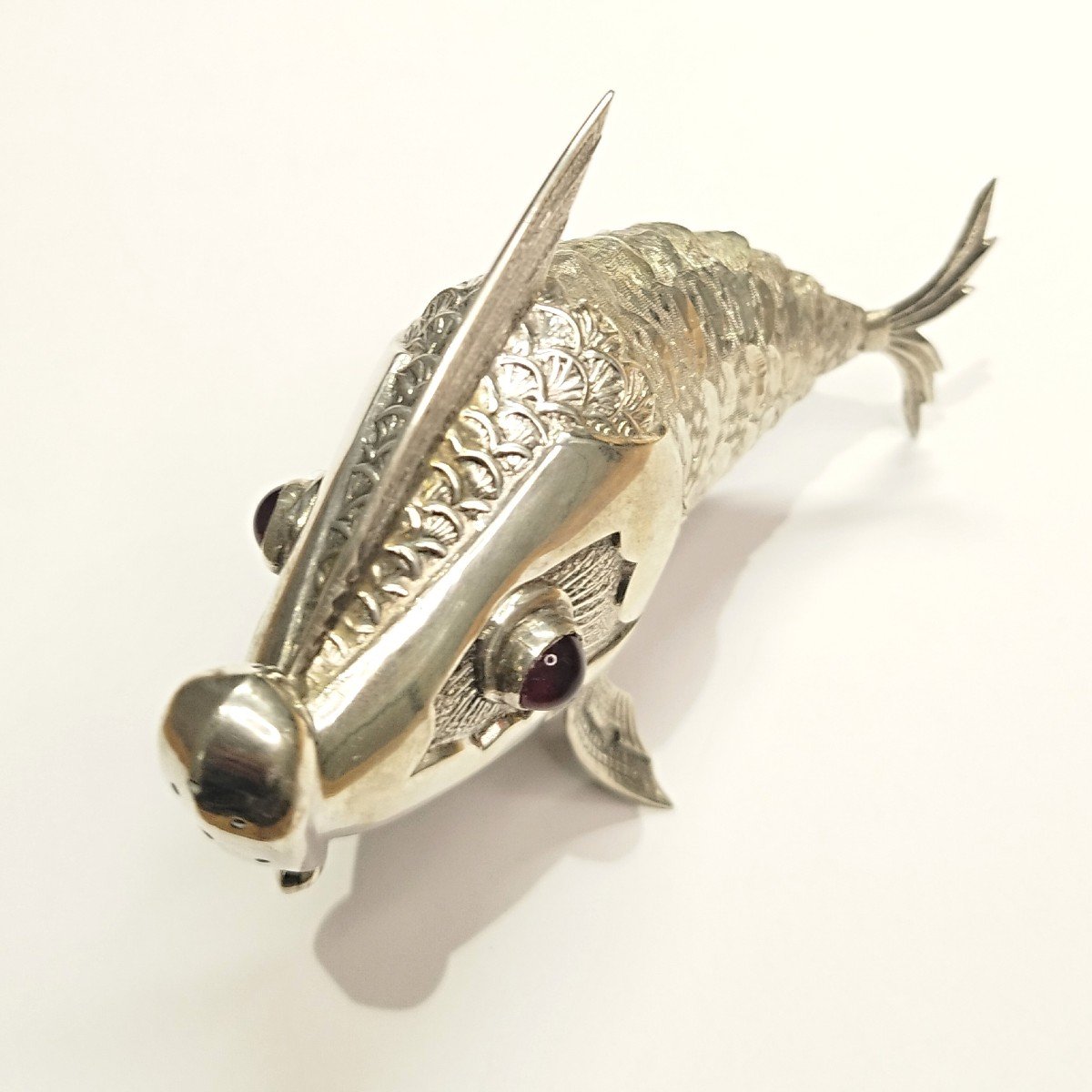 Poisson Articulé En Argent. Salière. Espagne, 1900.