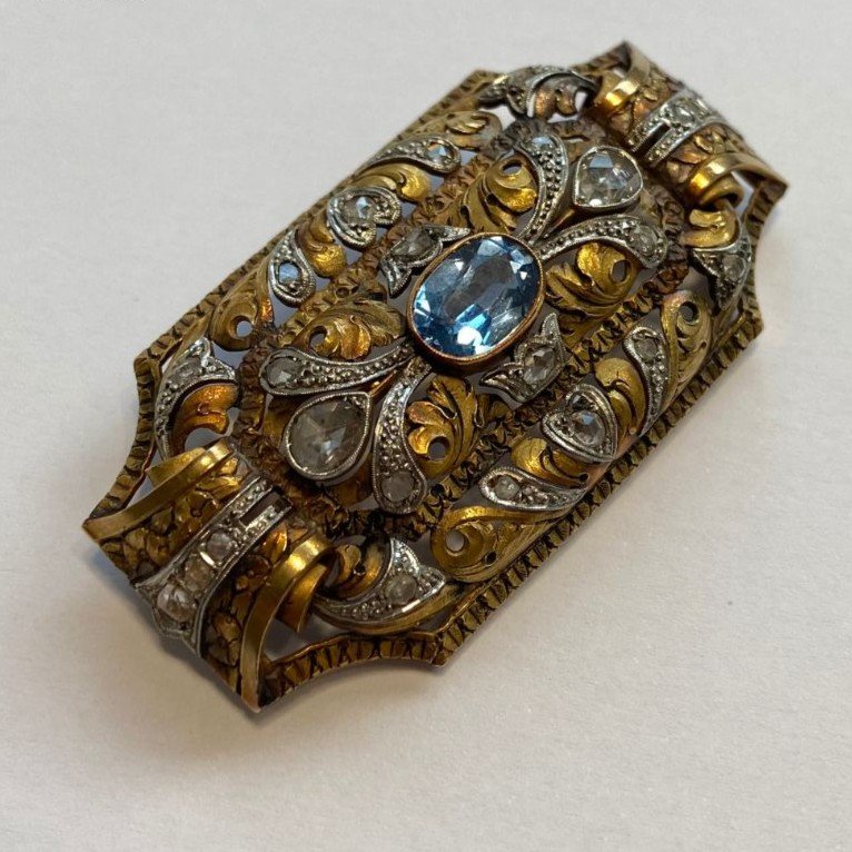 Catalan Brooch From The 1920s. 18 Carat Gold And Platinum. Rose Cut Diamonds And Blue Stone.-photo-3