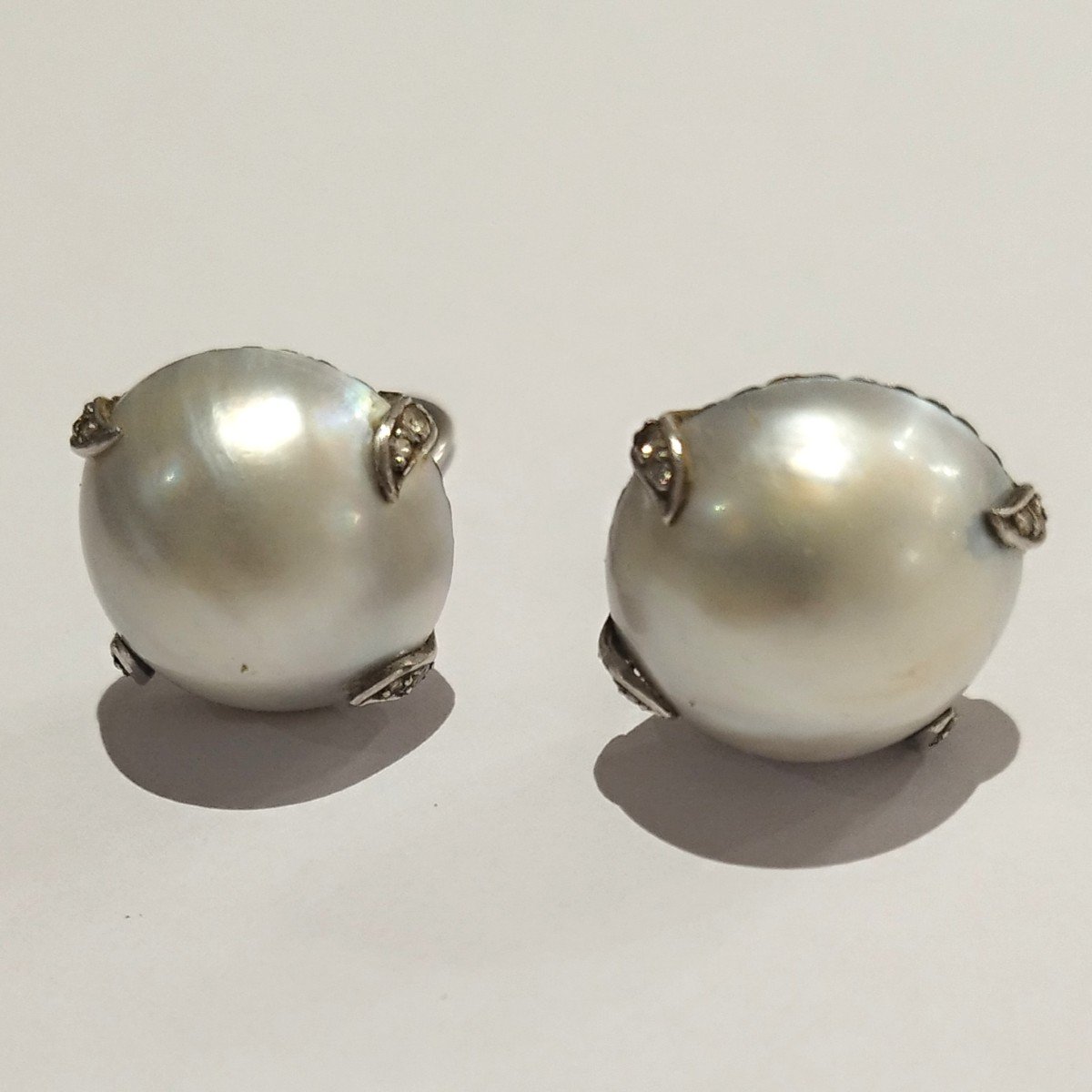Earrings In 18k White Gold, Half Pearls And Diamonds-photo-2