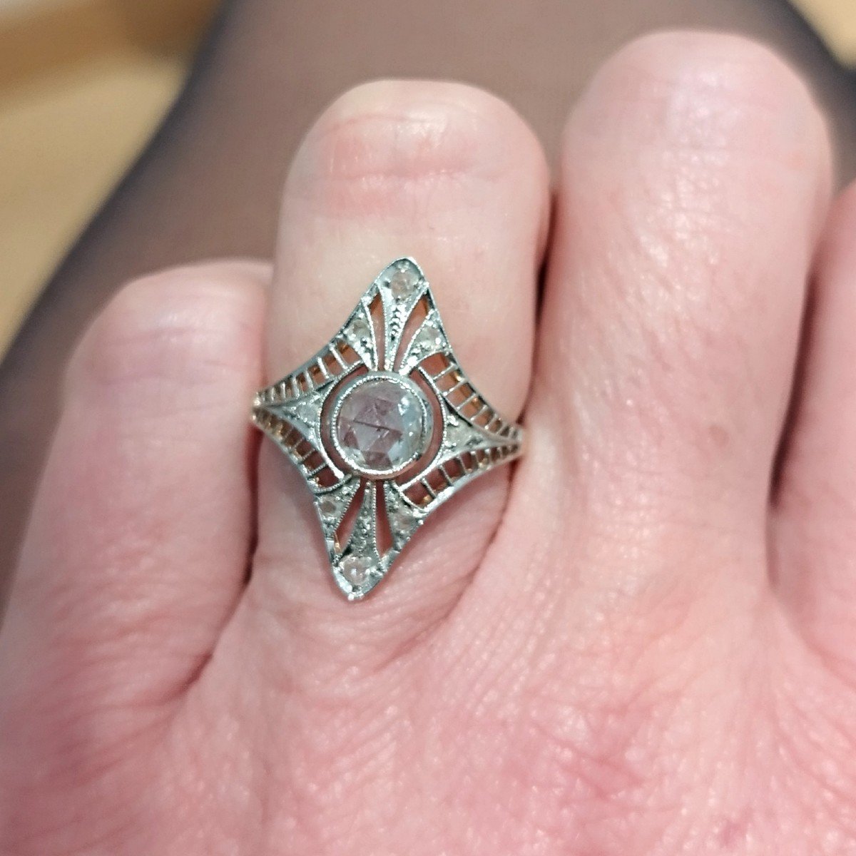 Bague Art Déco Des Années 1930. Or Et Platine. Diamant Taille Rose.-photo-2