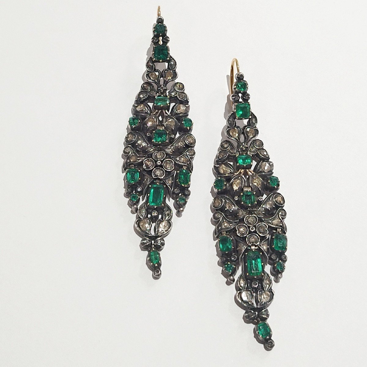 Catalan Earrings From The End Of The 18th Century. Diamonds, Emeralds, 18k Gold And Silver.-photo-4