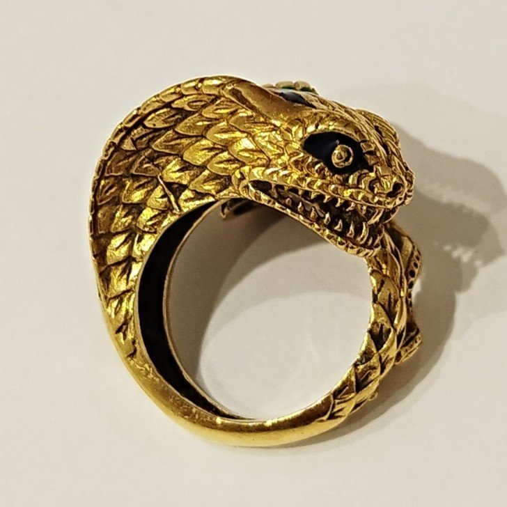 Cobra Ring Carved In 18 Carat Gold And Colored Enamel.-photo-3
